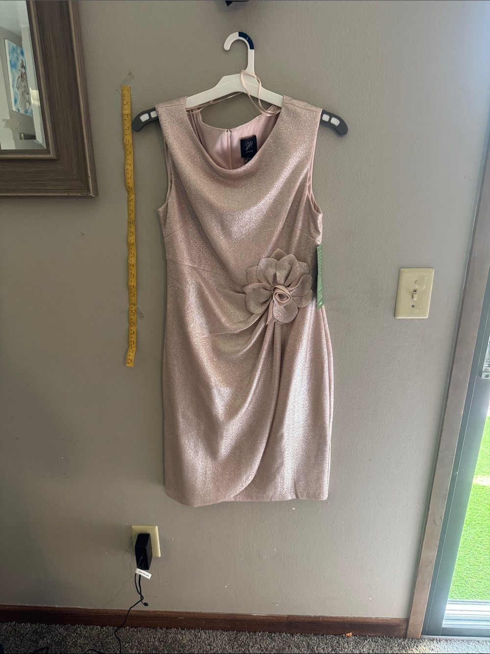 Jessica Howard Shimmer Blush Pink Sleeveless Cocktail Dress with Floral Accent